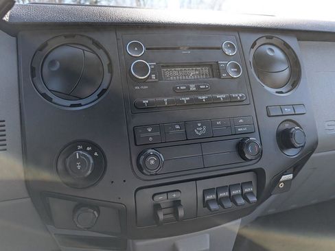 Used 2016 Ford F250 XL w/ Power Equipment Group AWD/4WD image 22