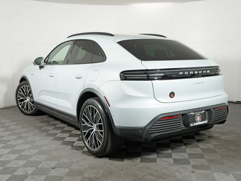 Used 2025 Porsche Macan 4 Electric w/ Premium Package AWD/4WD image 3