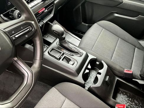 Used 2023 Chevrolet Colorado W/T RWD image 11