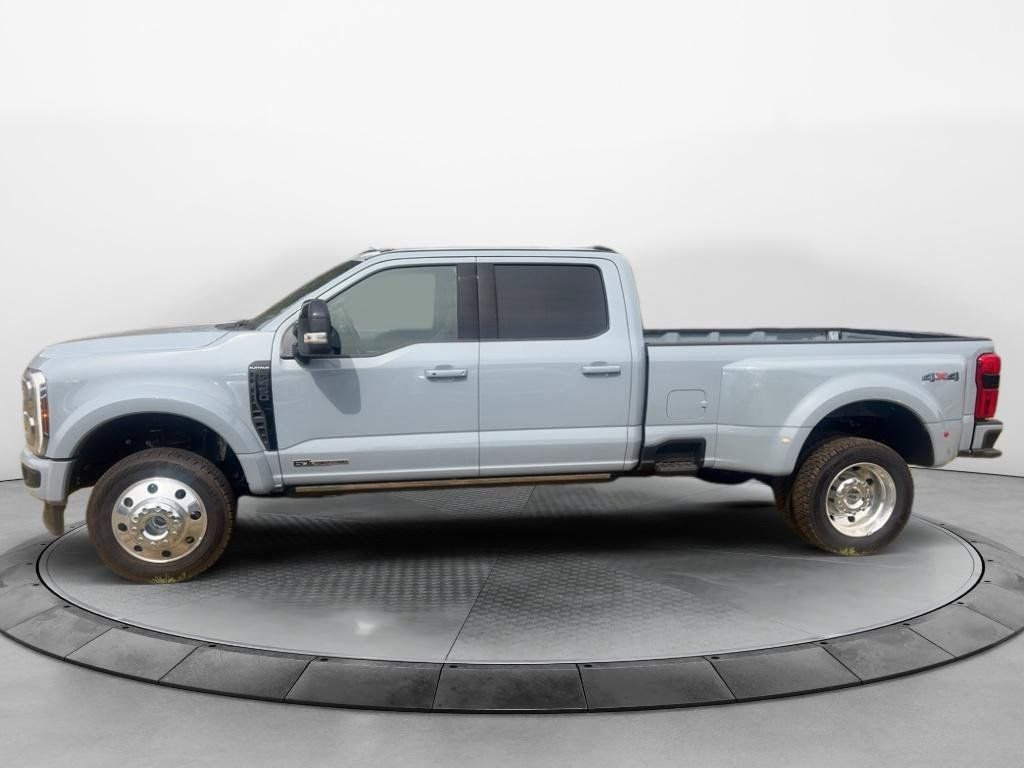 Used 2026 Ford F450 Platinum AWD/4WD image 2