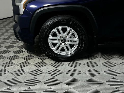 Used 2025 Toyota Sequoia SR5 w/ SR5 Premium Package AWD/4WD image 11