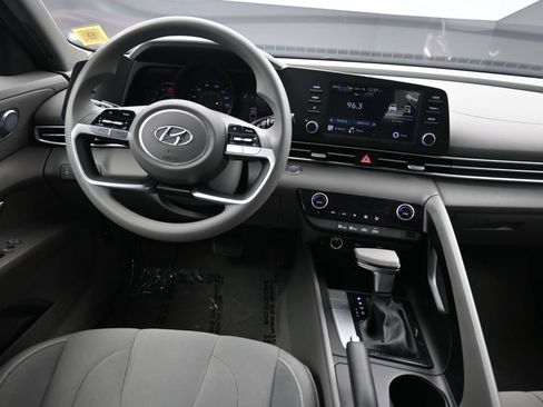 Certified 2023 Hyundai Elantra SEL FWD image 19