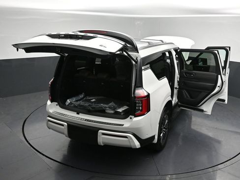 New 2026 Nissan Armada SL w/ Captain's Chari Seat Package AWD/4WD image 36
