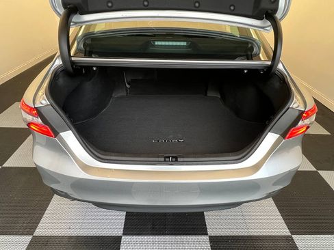 Used 2021 Toyota Camry XLE image 27