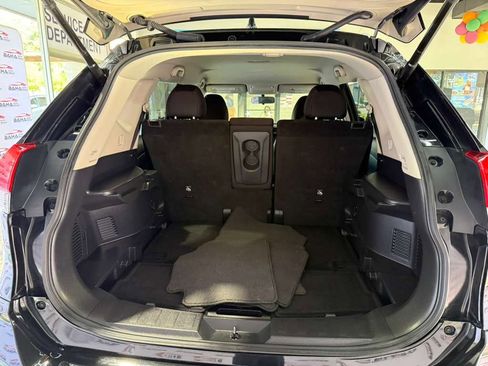 Used 2018 Nissan Rogue SV image 38