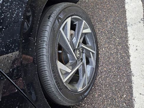 Used 2025 Hyundai Elantra Sport image 5