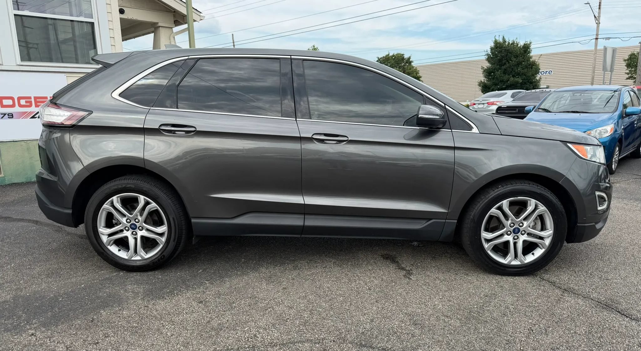 Used 2018 Ford Edge Titanium AWD/4WD image 6