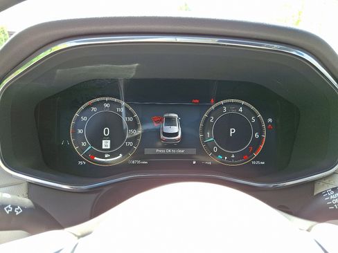 Certified 2025 Jaguar F-PACE R-Dynamic S image 23