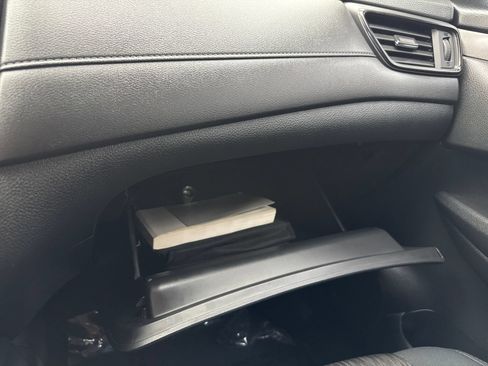 Used 2019 Nissan Rogue S w/ Special Edition Package FWD image 31