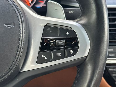 Used 2023 BMW M550i xDrive image 28