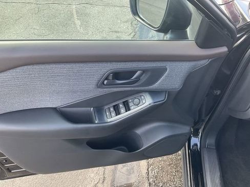 Certified 2023 Nissan Rogue S image 27