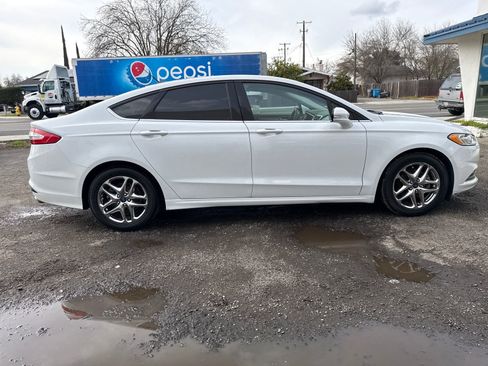Used 2014 Ford Fusion SE image 6