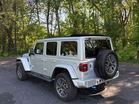Used 2024 Jeep Wrangler High Altitude AWD/4WD image 10