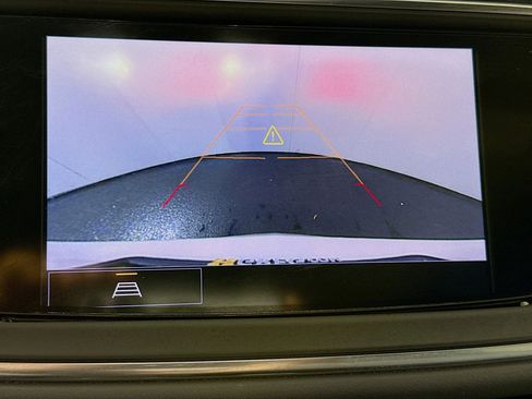 Used 2023 Buick Enclave Essence image 19