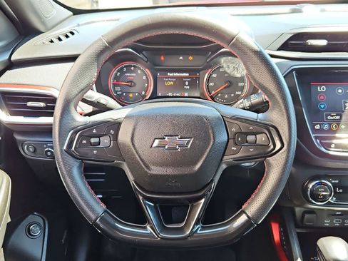 Used 2021 Chevrolet TrailBlazer RS w/ Sun and Liftgate Package AWD/4WD image 23