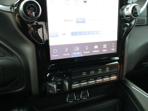 New 2026 RAM 2500 Laramie AWD/4WD image 13