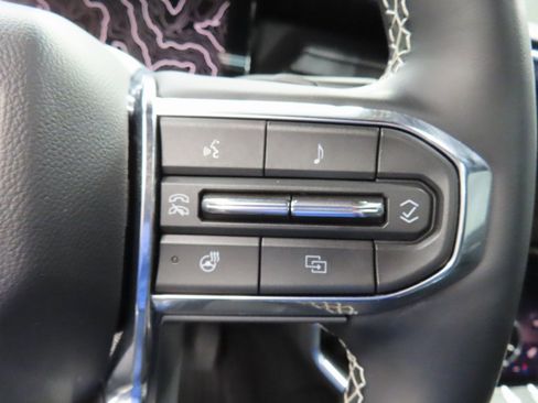 Used 2025 GMC Acadia Denali w/ Super Cruise Package image 48