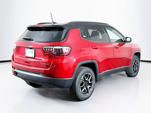 Used 2025 Jeep Compass Trailhawk AWD/4WD image 9