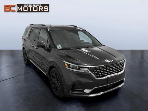 Used 2023 Kia Carnival SX Prestige image 7