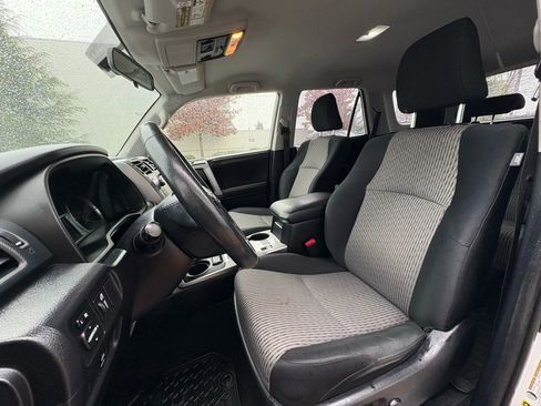 Used 2015 Toyota 4Runner SR5 image 10