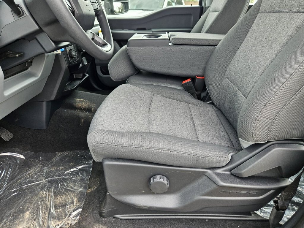 New 2027 Ford F250 XL w/ STX Appearance Package AWD/4WD image 9