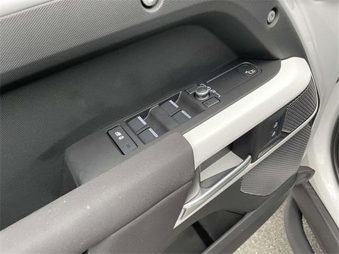 Used 2023 Land Rover Defender 110 S image 20