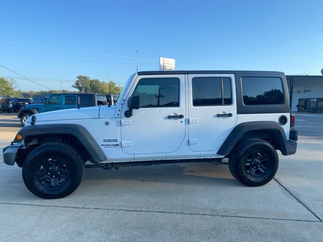 Used 2018 Jeep Wrangler Unlimited Sport w/ Connectivity Group AWD/4WD image 5