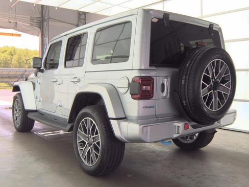 Used 2023 Jeep Wrangler Unlimited Sahara AWD/4WD image 7
