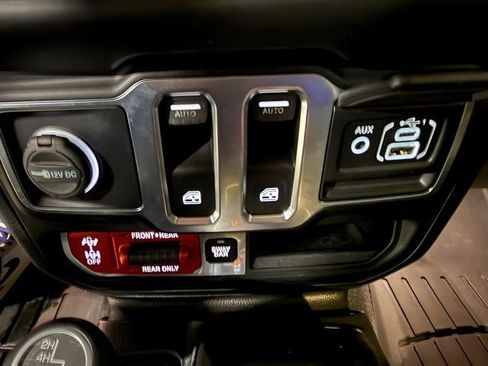 Used 2019 Jeep Wrangler Rubicon w/ Uconnect 4C Nav & Sound Group image 22