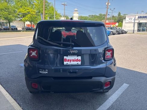 Used 2023 Jeep Renegade Latitude AWD/4WD image 16