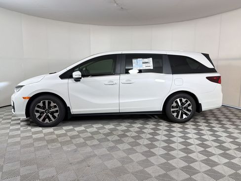 New 2026 Honda Odyssey EX-L image 2