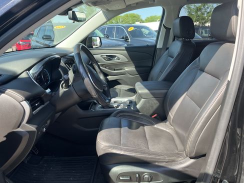 Used 2020 Chevrolet Traverse RS AWD/4WD image 19