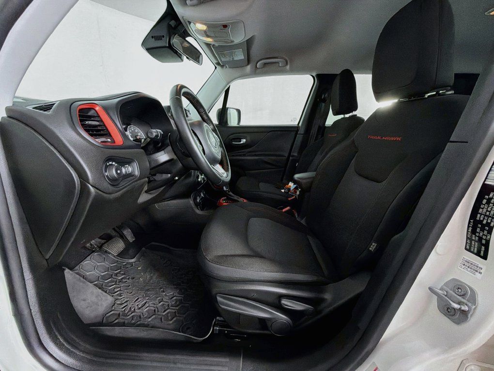 Used 2016 Jeep Renegade Trailhawk AWD/4WD image 12