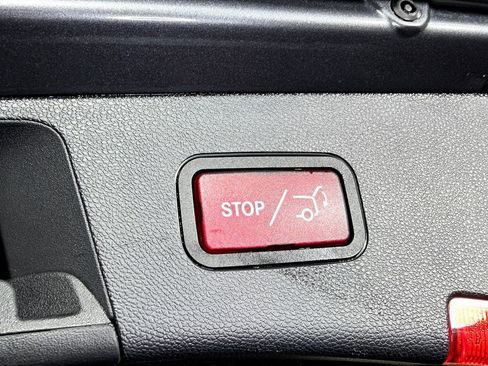 Used 2016 Mercedes-Benz E 350 4MATIC Luxury Wagon image 43