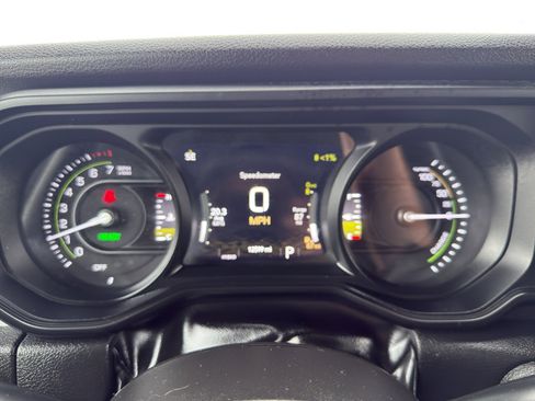 Used 2025 Jeep Wrangler Unlimited Sport S 4xe w/ Convenience Group AWD/4WD image 17