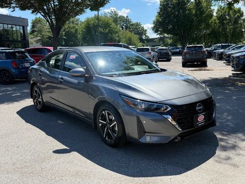 Used 2025 Nissan Sentra SV FWD image 1