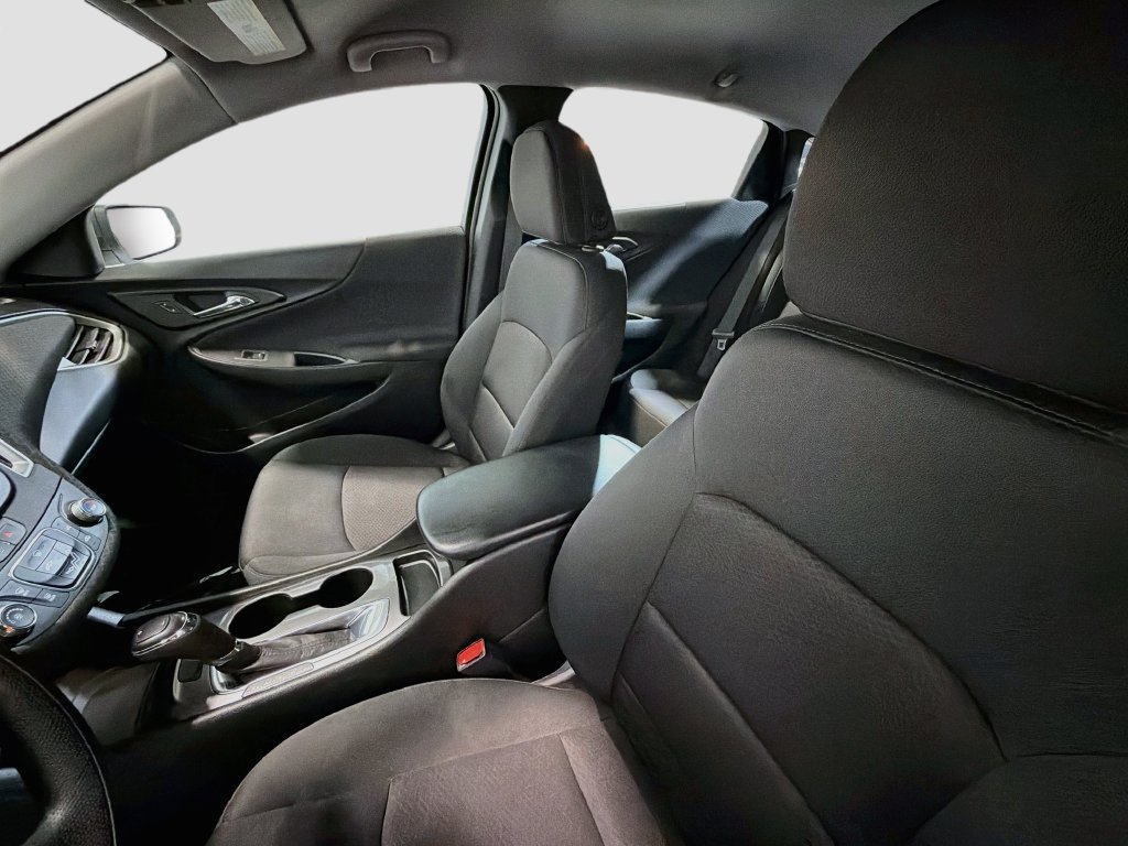 Used 2020 Chevrolet Malibu LS FWD image 19