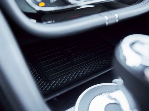 Used 2022 Bentley Bentayga image 70