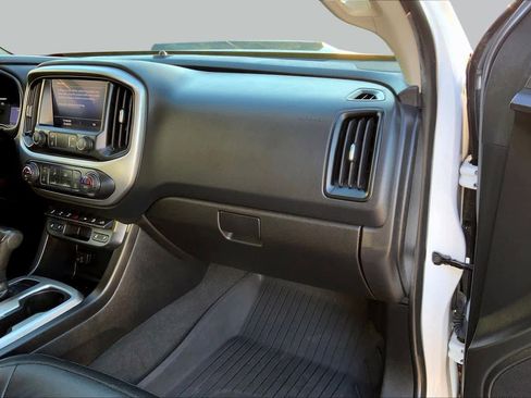 Used 2019 Chevrolet Colorado ZR2 w/ ZR2 Dusk Special Edition AWD/4WD image 18