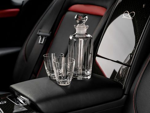 Used 2022 Rolls-Royce Cullinan Black Badge w/ Dark Exterior Package image 41