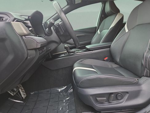 Used 2025 Toyota Camry SE w/ Convenience Package image 25