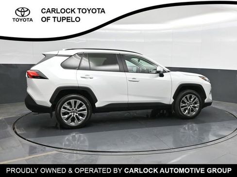 Used 2023 Toyota RAV4 XLE Premium image 4