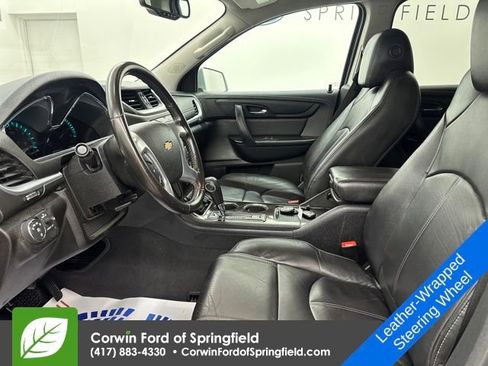 Used 2017 Chevrolet Traverse LT image 22
