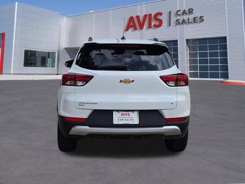 Used 2025 Chevrolet TrailBlazer LT AWD/4WD image 5