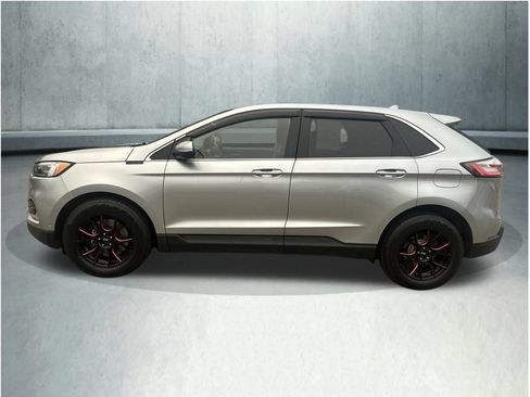 Used 2020 Ford Edge Titanium w/ Equipment Group 301A AWD/4WD image 2