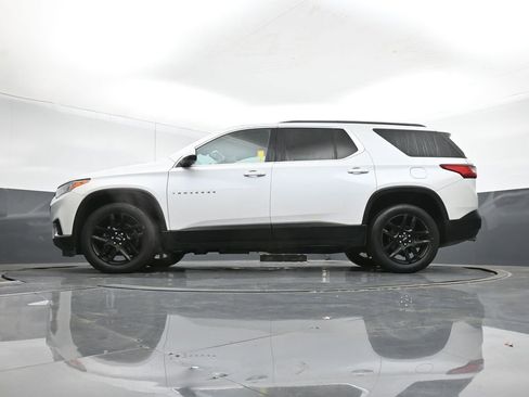 Used 2021 Chevrolet Traverse LT image 41