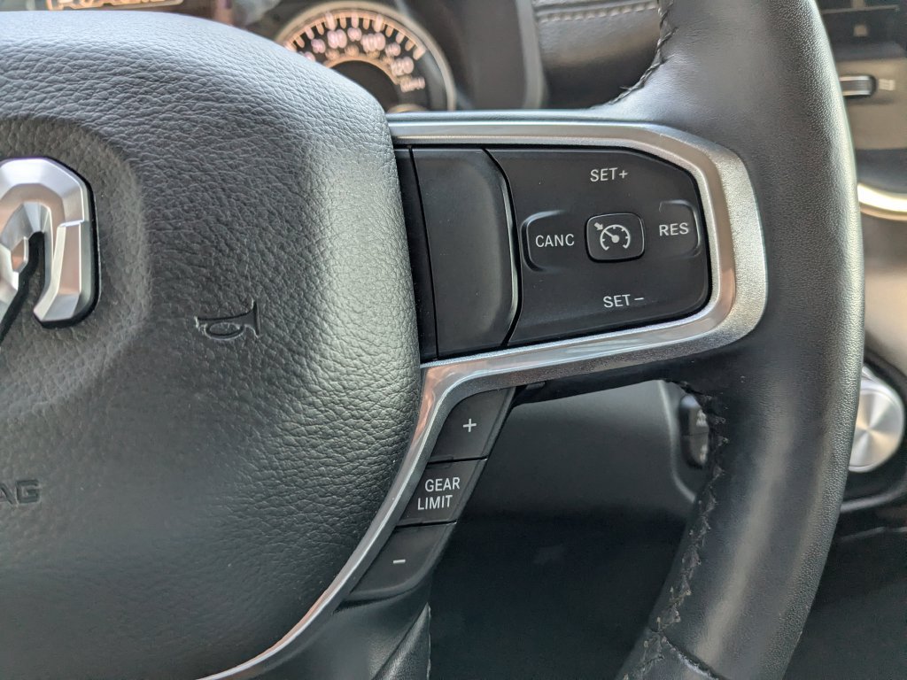 Used 2019 RAM 1500 Laramie AWD/4WD image 17