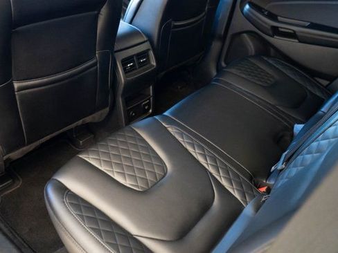 Used 2023 Ford Edge Titanium image 19