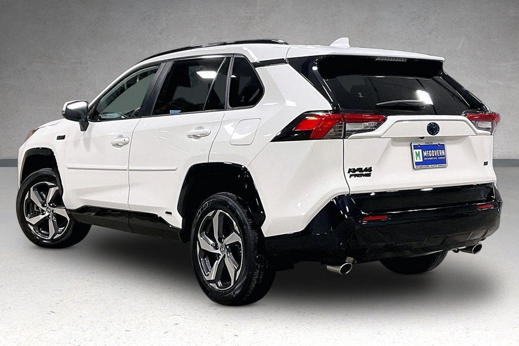 Used 2023 Toyota RAV4 SE w/ Weather & Moonroof Package AWD/4WD image 4