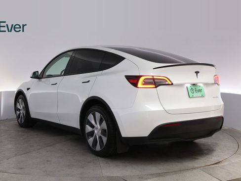 Used 2023 Tesla Model Y Long Range AWD/4WD image 17